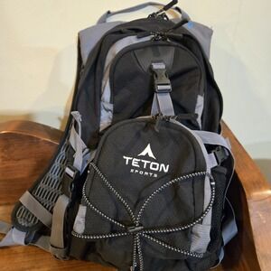 Teton Sports Oasis 1100 Hydration Hiking Backpack Rain Cover Black